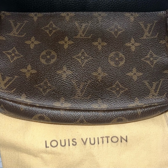 Authentic Louis Vuitton Old style vintage accessories pochette - Picture 2 of 9